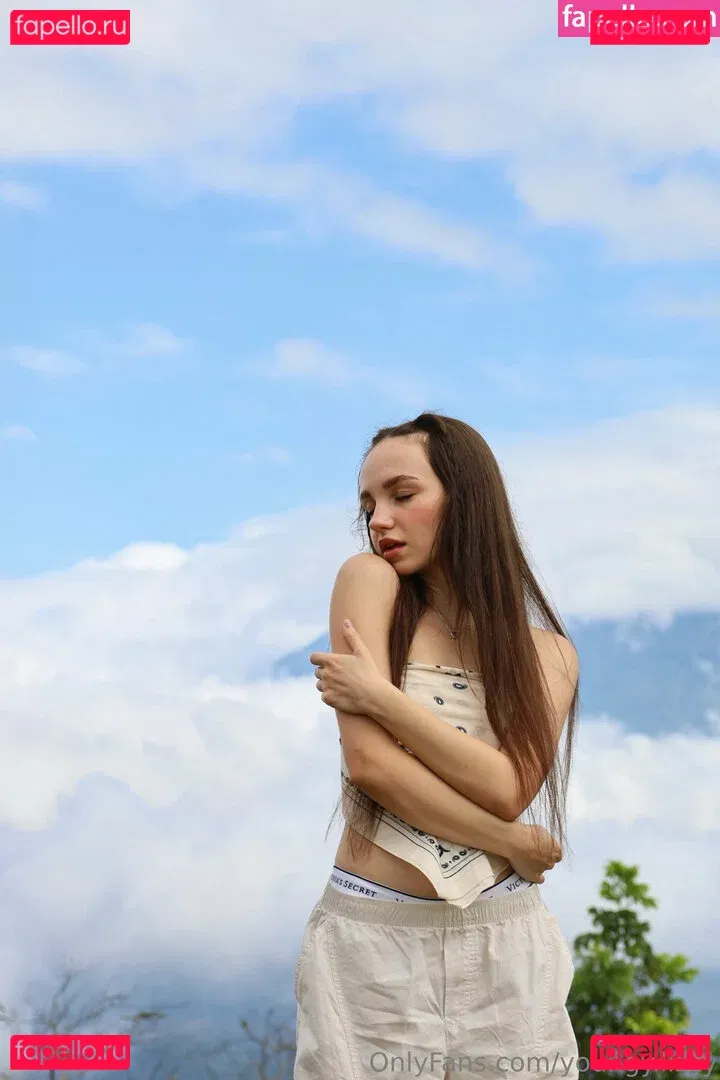 youngy.lizzy Onlyfans Photo Gallery 