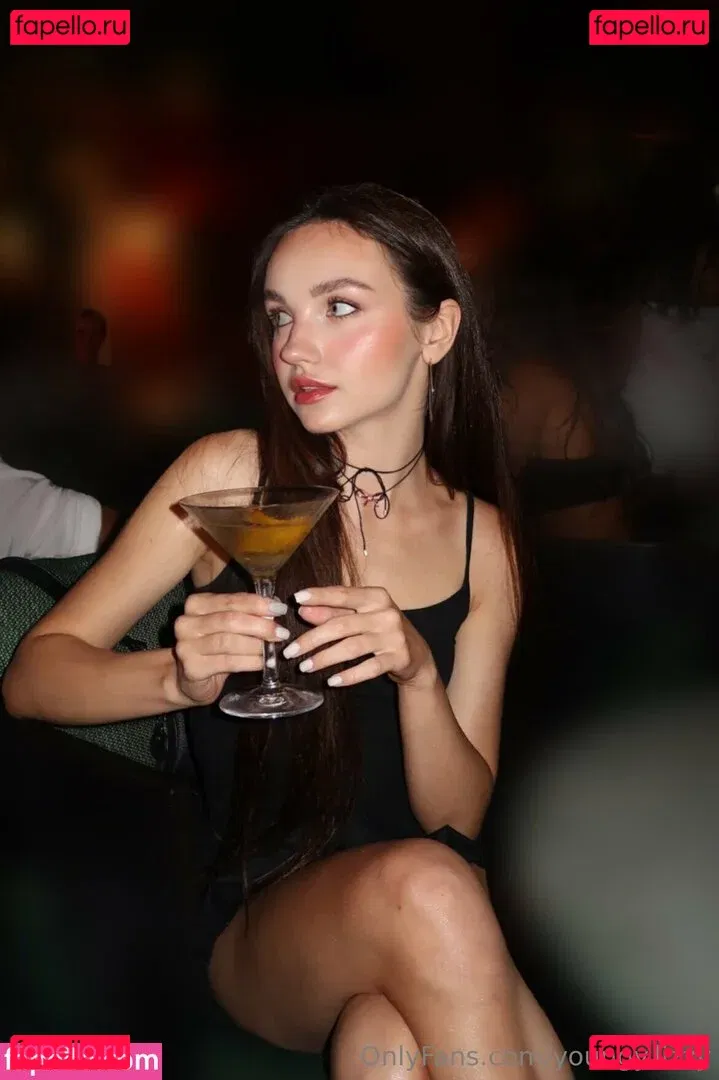 youngy.lizzy Onlyfans Photo Gallery 