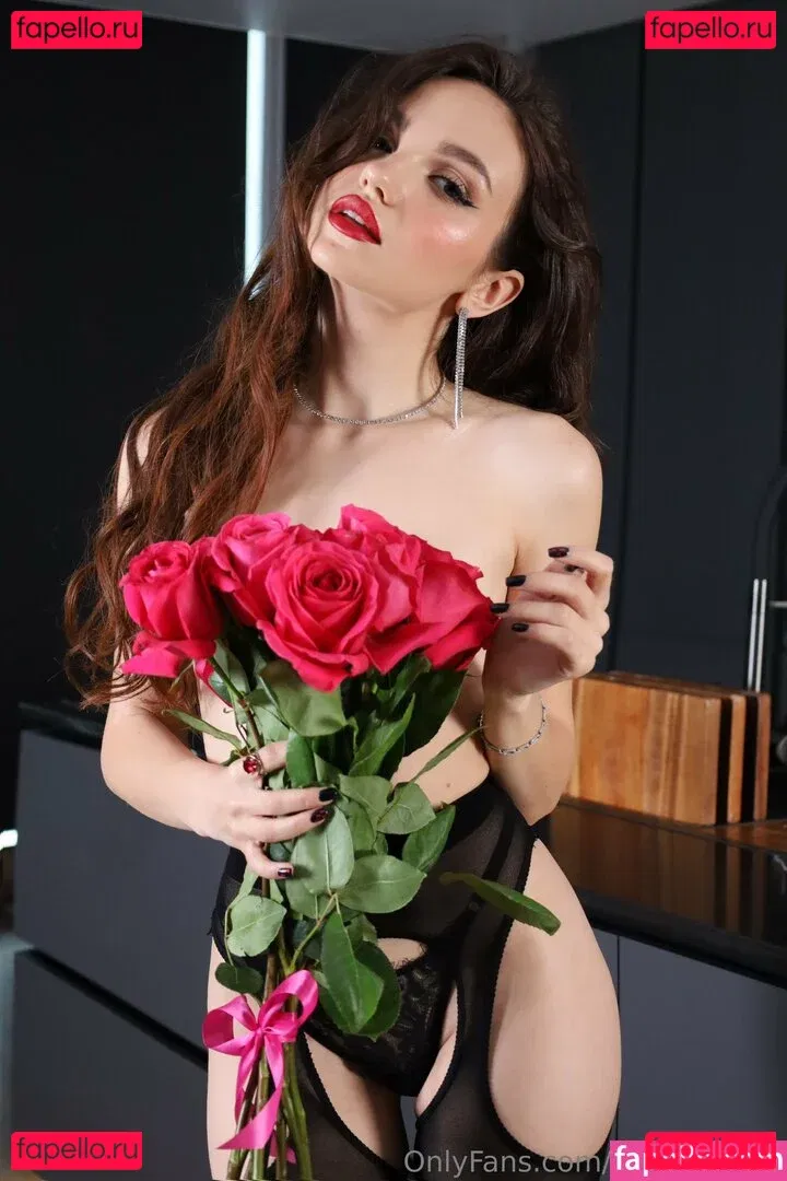 youngy.lizzy Onlyfans Photo Gallery 