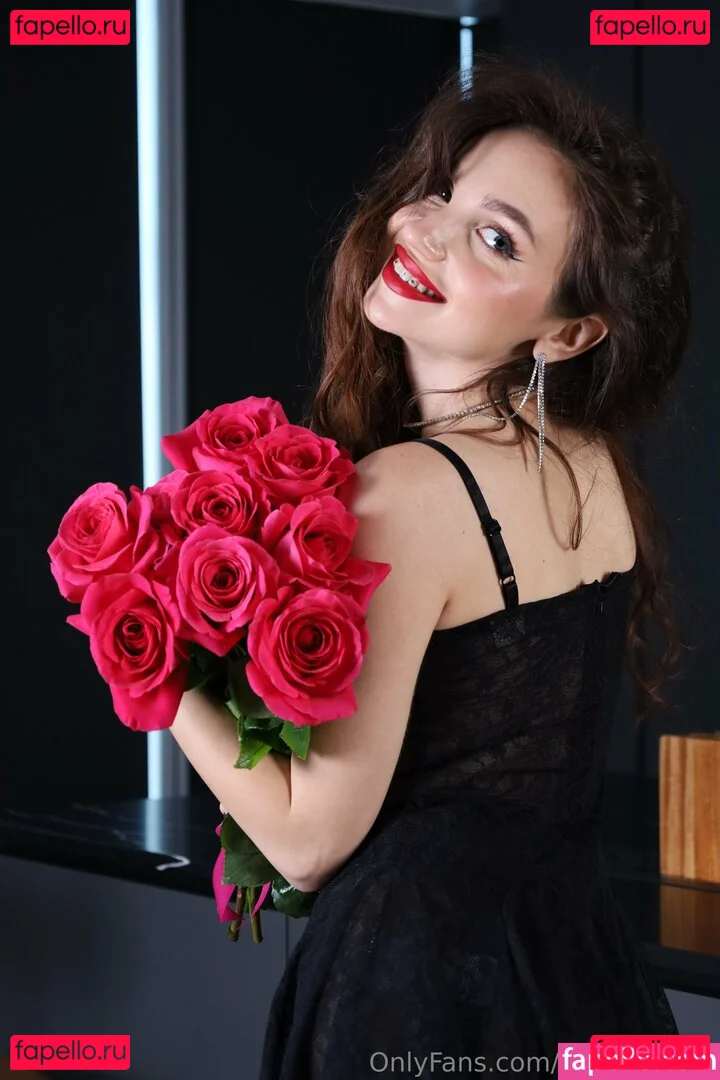 youngy.lizzy Onlyfans Photo Gallery 