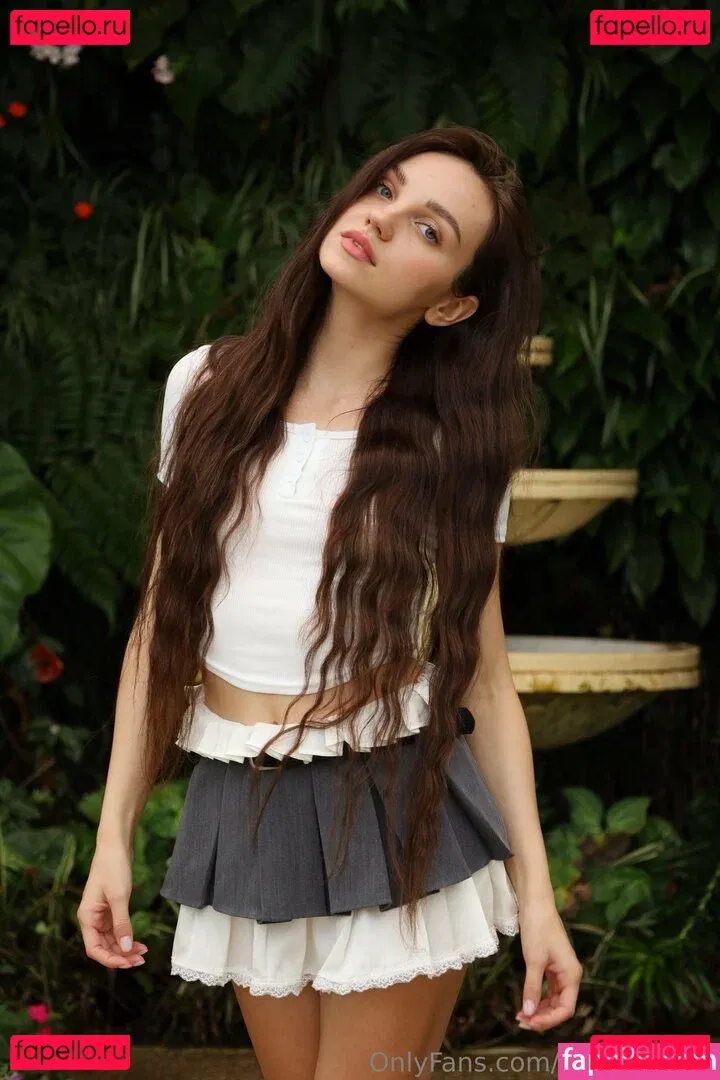 youngy.lizzy Onlyfans Photo Gallery 