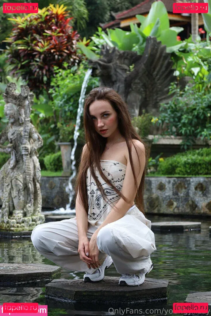 youngy.lizzy Onlyfans Photo Gallery 