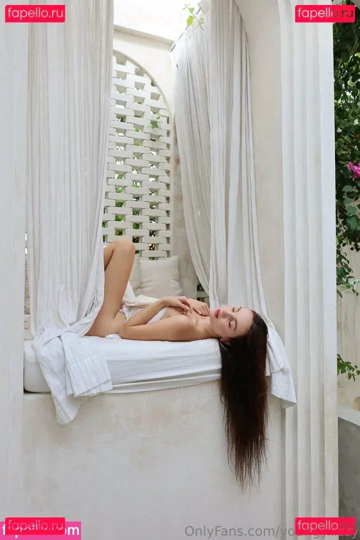 youngy.lizzy Onlyfans Photo Gallery 