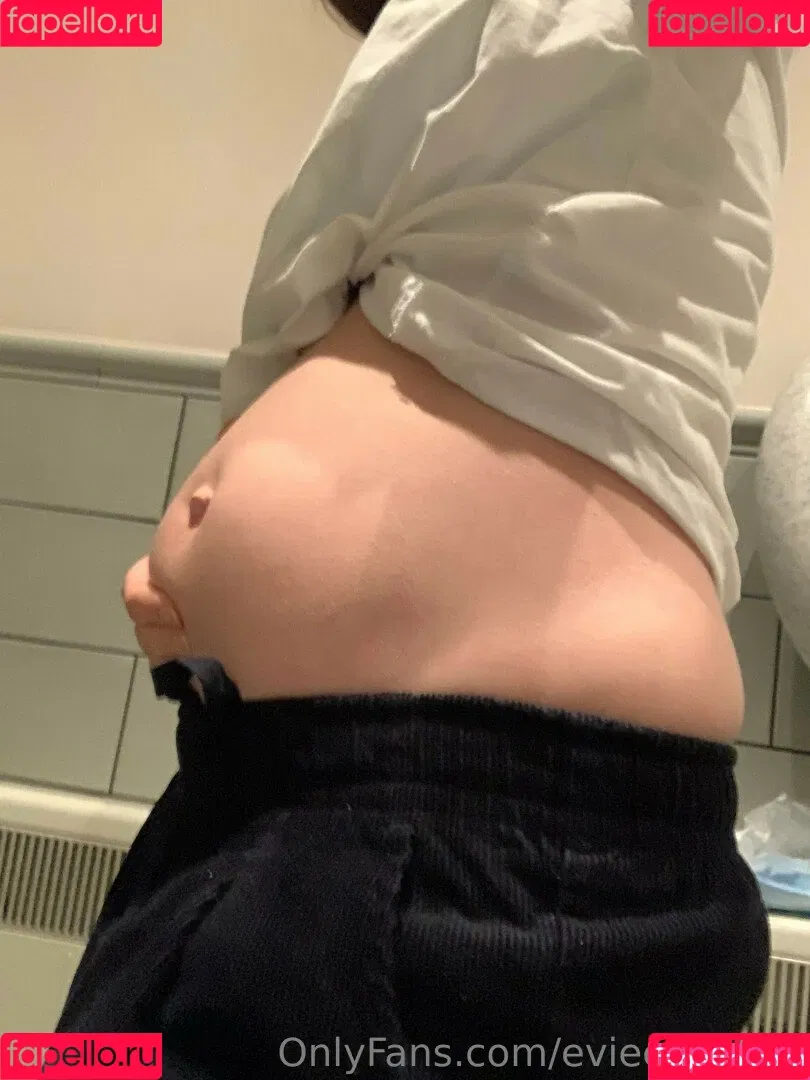 evieexpands Onlyfans Photo Gallery 