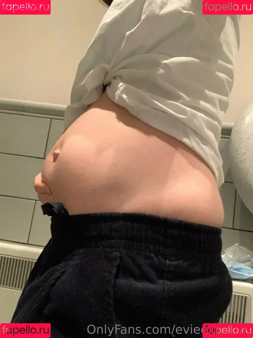 evieexpands Onlyfans Photo Gallery 