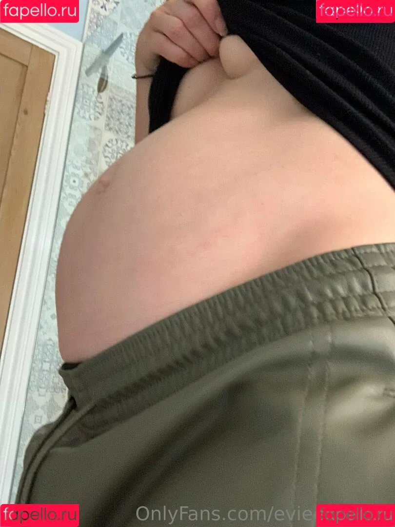 evieexpands Onlyfans Photo Gallery 