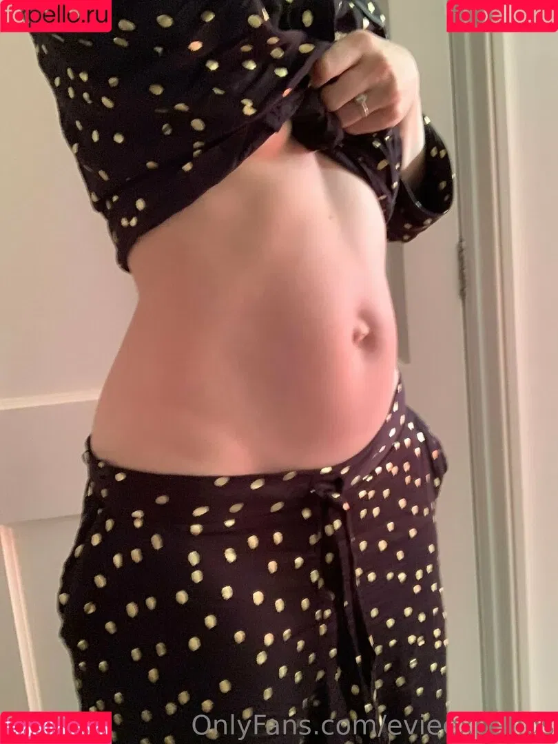 evieexpands Onlyfans Photo Gallery 
