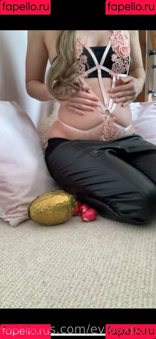 evieexpands Onlyfans Photo Gallery 