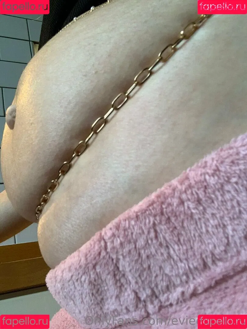evieexpands Onlyfans Photo Gallery 