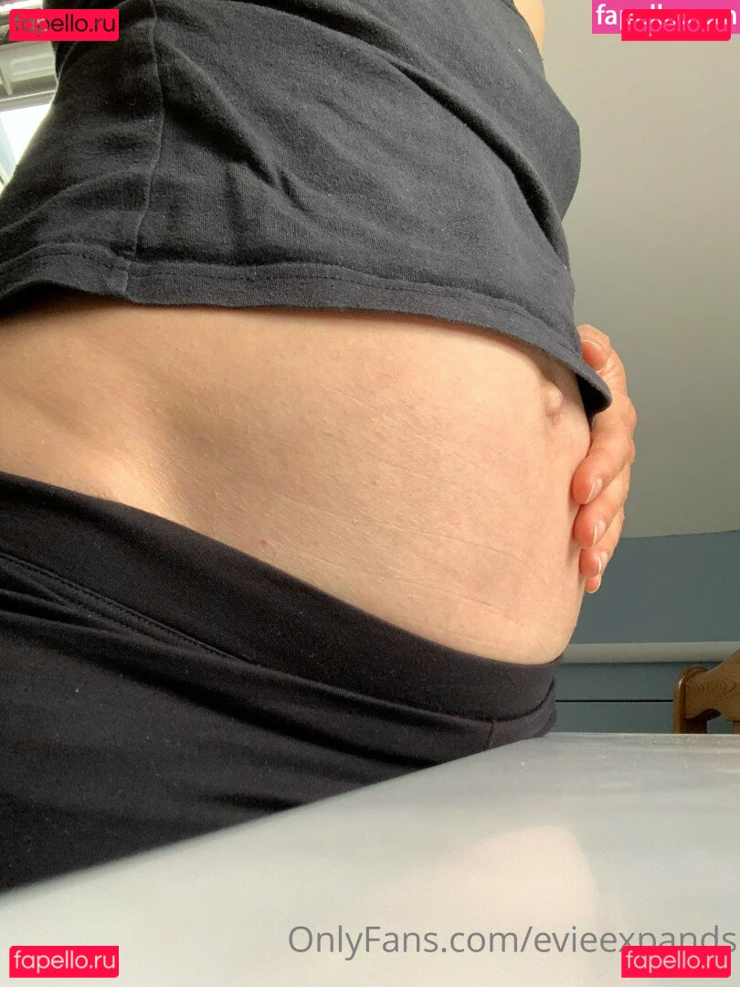 evieexpands Onlyfans Photo Gallery 