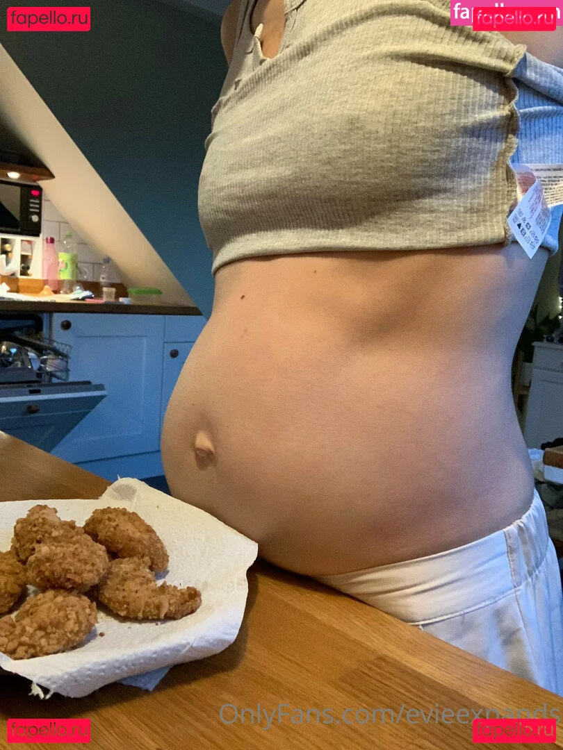 evieexpands Onlyfans Photo Gallery 