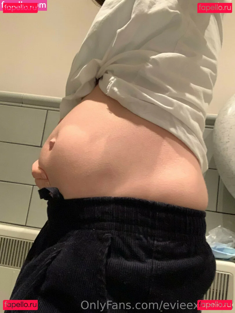 evieexpands Onlyfans Photo Gallery 