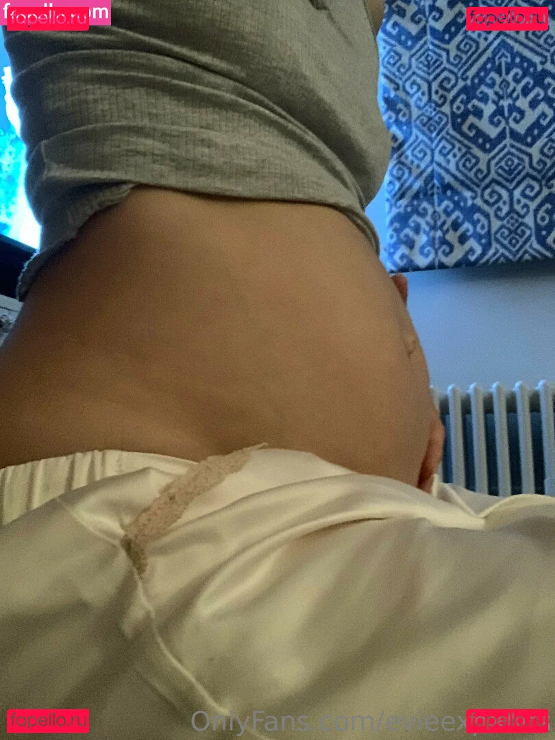 evieexpands Onlyfans Photo Gallery 