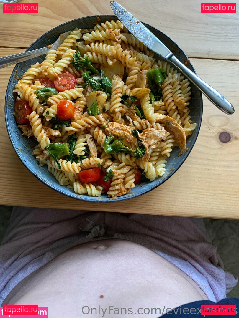 evieexpands Onlyfans Photo Gallery 