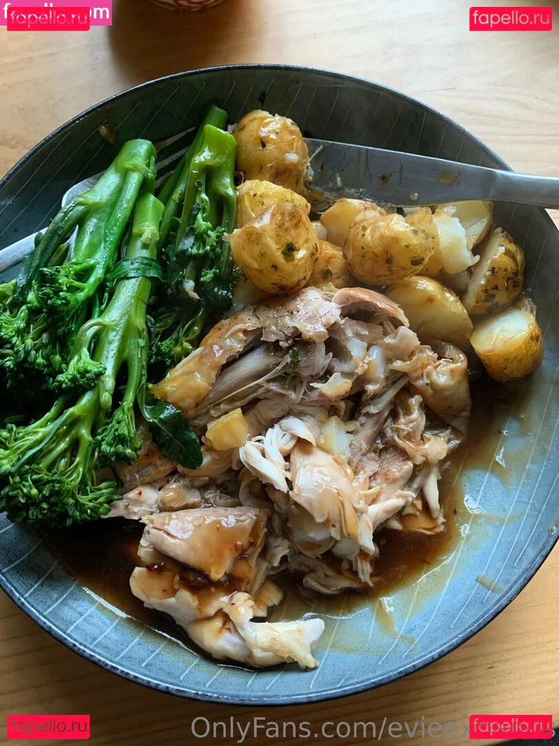 evieexpands Onlyfans Photo Gallery 