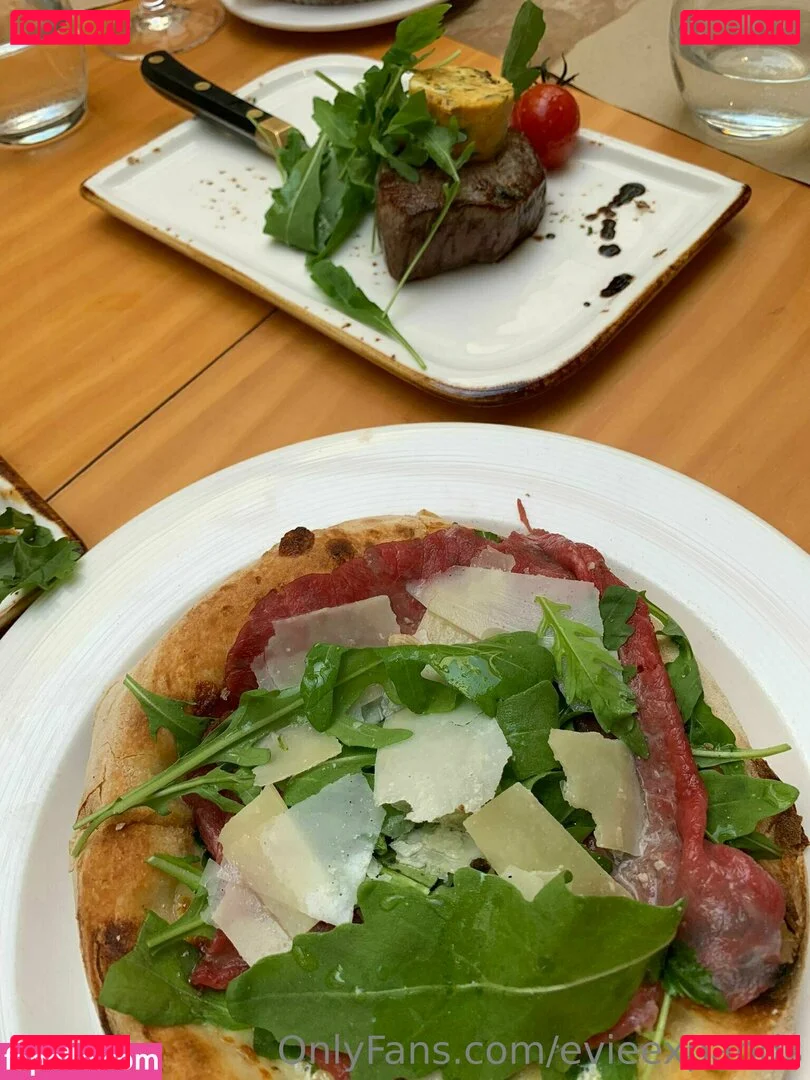 evieexpands Onlyfans Photo Gallery 