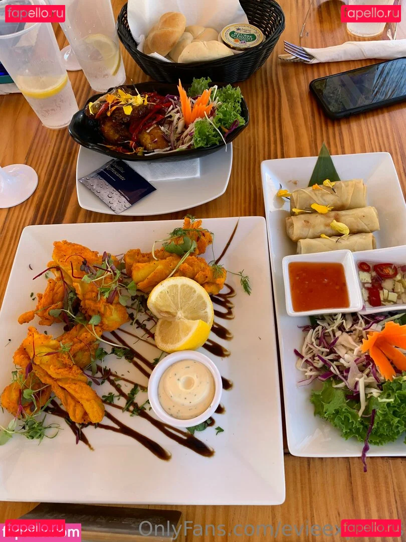 evieexpands Onlyfans Photo Gallery 