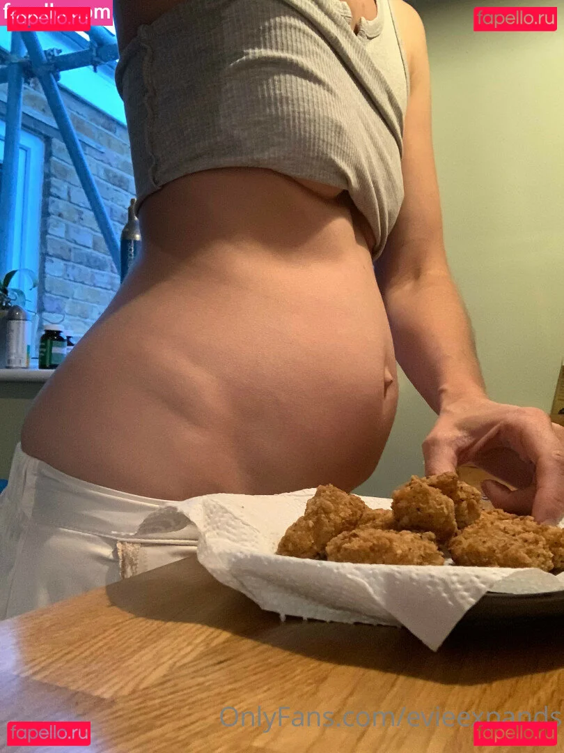 evieexpands Onlyfans Photo Gallery 