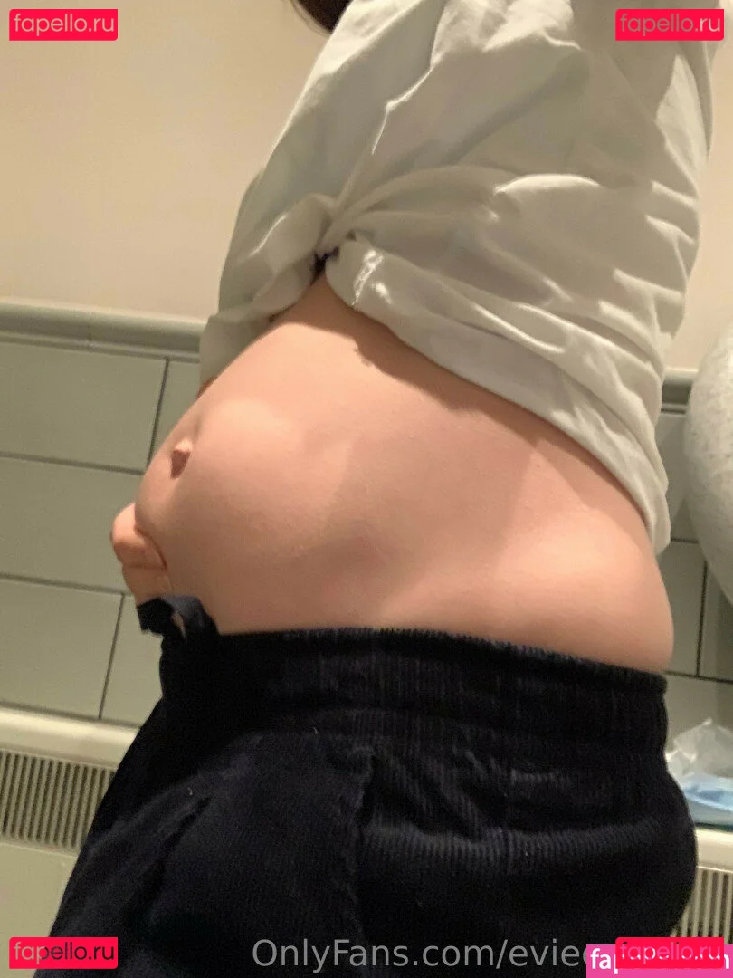 evieexpands Onlyfans Photo Gallery 