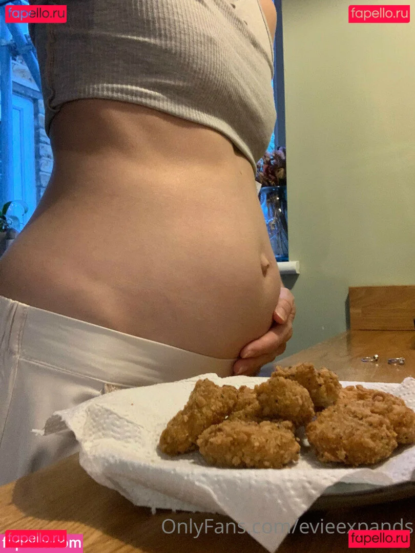 evieexpands Onlyfans Photo Gallery 