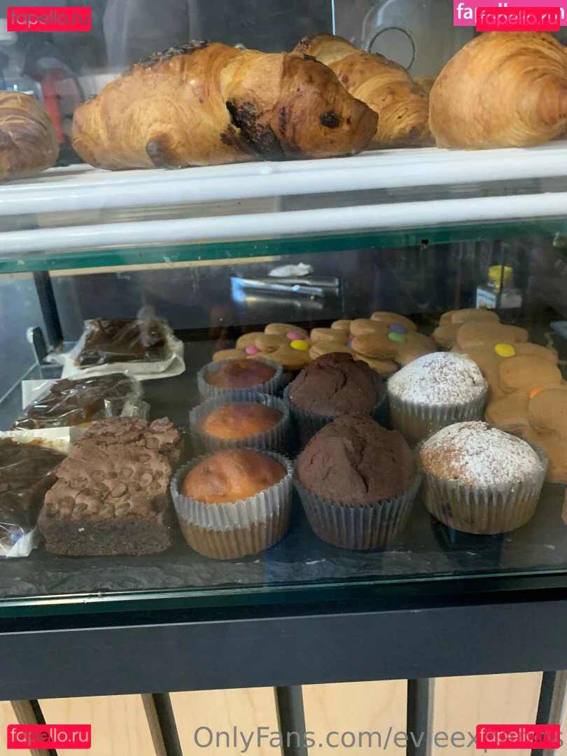 evieexpands Onlyfans Photo Gallery 