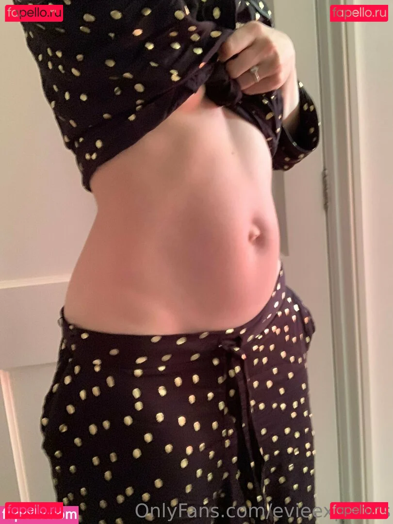 evieexpands Onlyfans Photo Gallery 