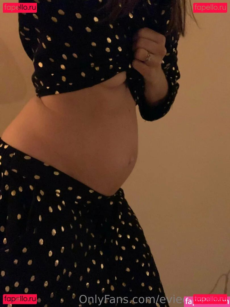 evieexpands Onlyfans Photo Gallery 