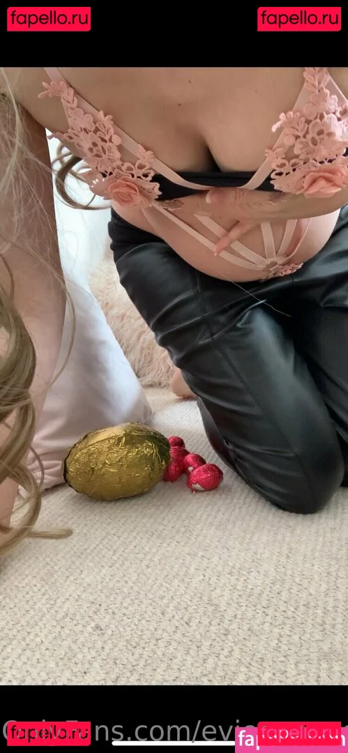 evieexpands Onlyfans Photo Gallery 