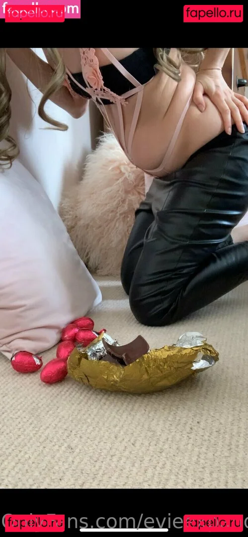 evieexpands Onlyfans Photo Gallery 
