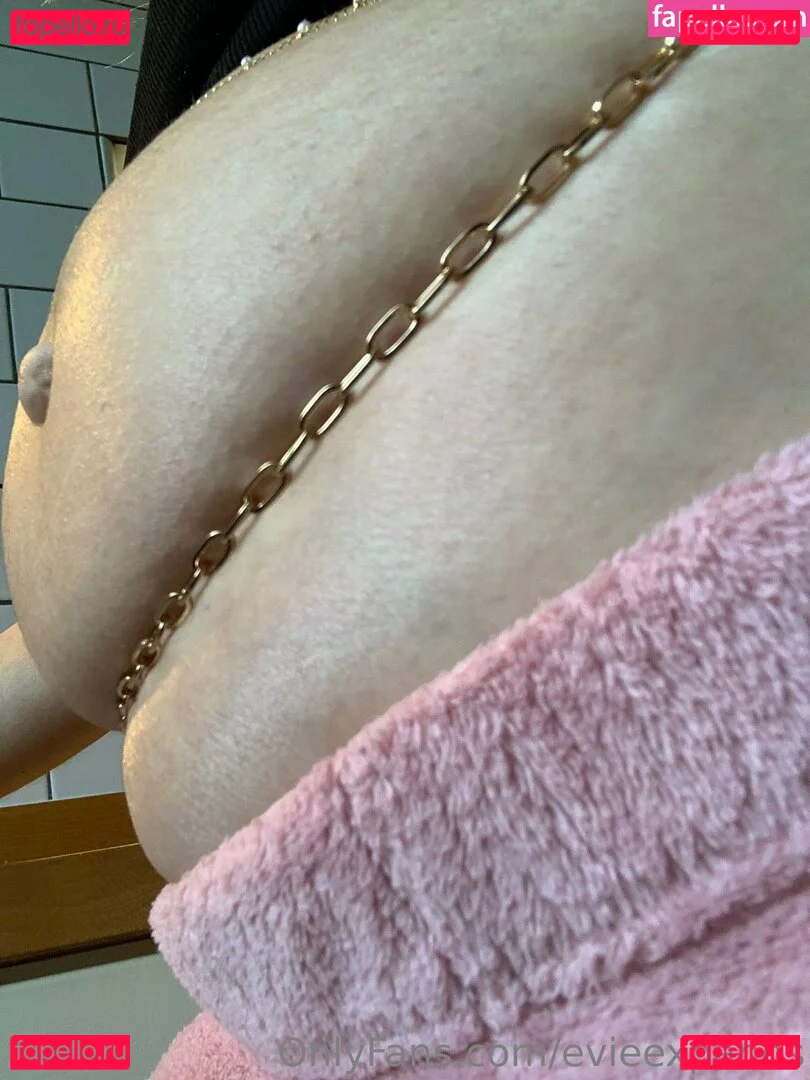 evieexpands Onlyfans Photo Gallery 