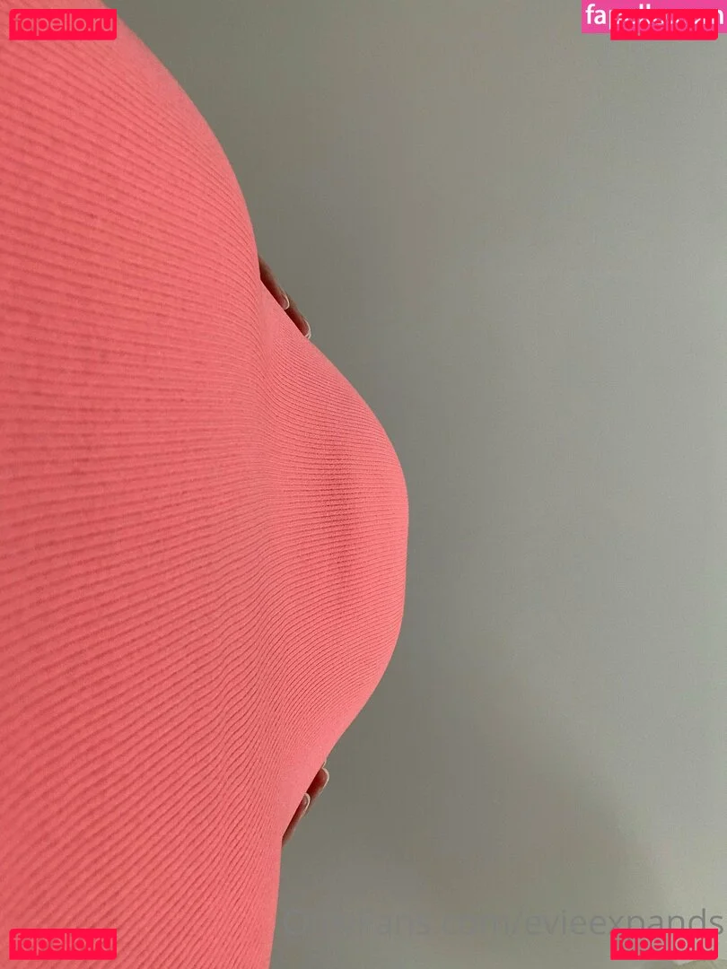 evieexpands Onlyfans Photo Gallery 