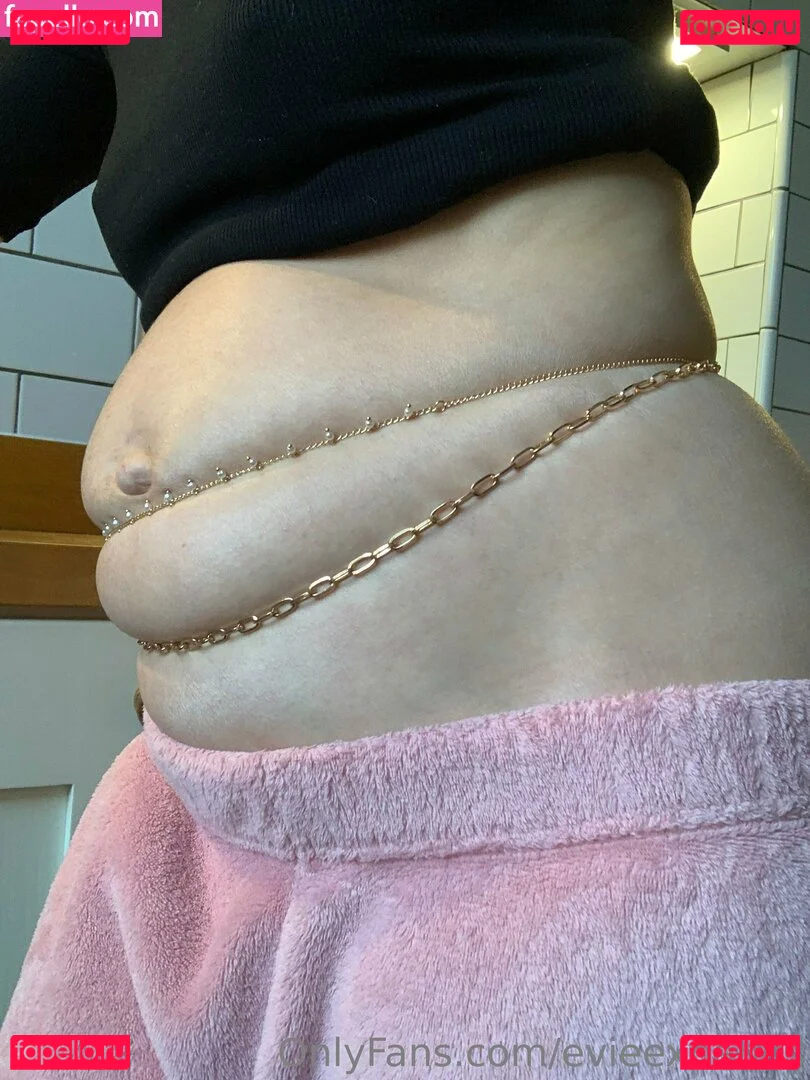 evieexpands Onlyfans Photo Gallery 