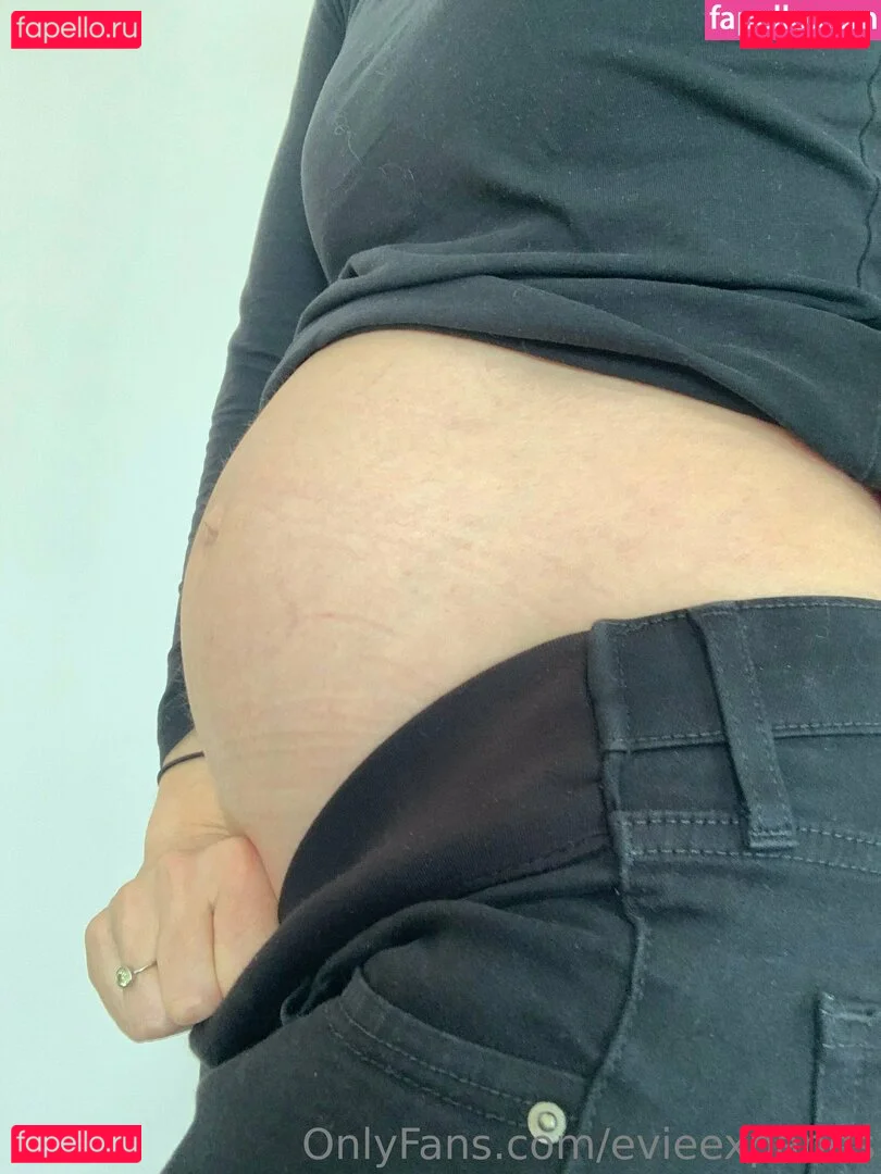 evieexpands Onlyfans Photo Gallery 