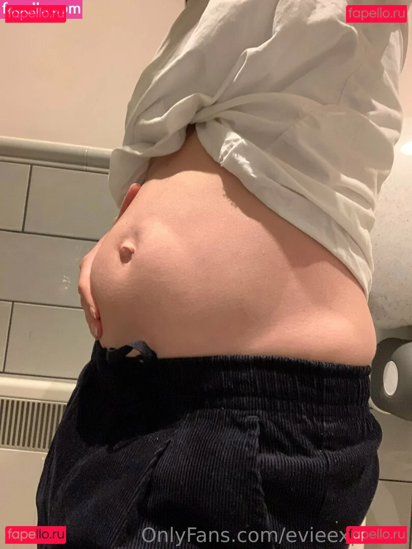 evieexpands Onlyfans Photo Gallery 