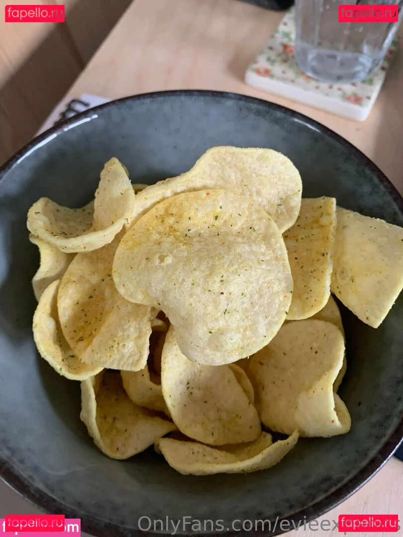 evieexpands Onlyfans Photo Gallery 