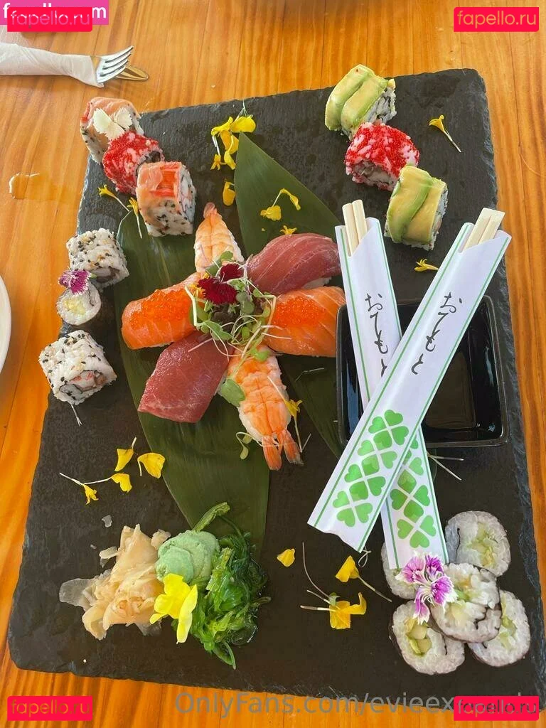 evieexpands Onlyfans Photo Gallery 