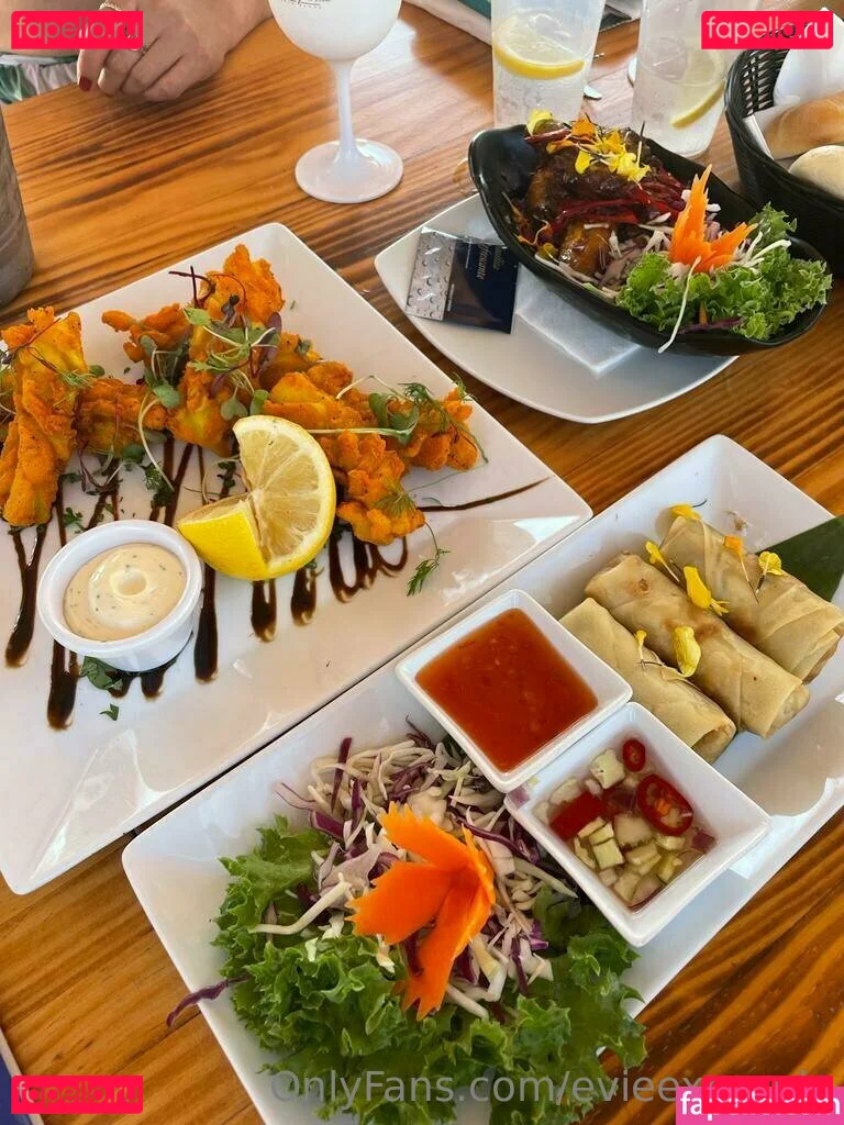 evieexpands Onlyfans Photo Gallery 