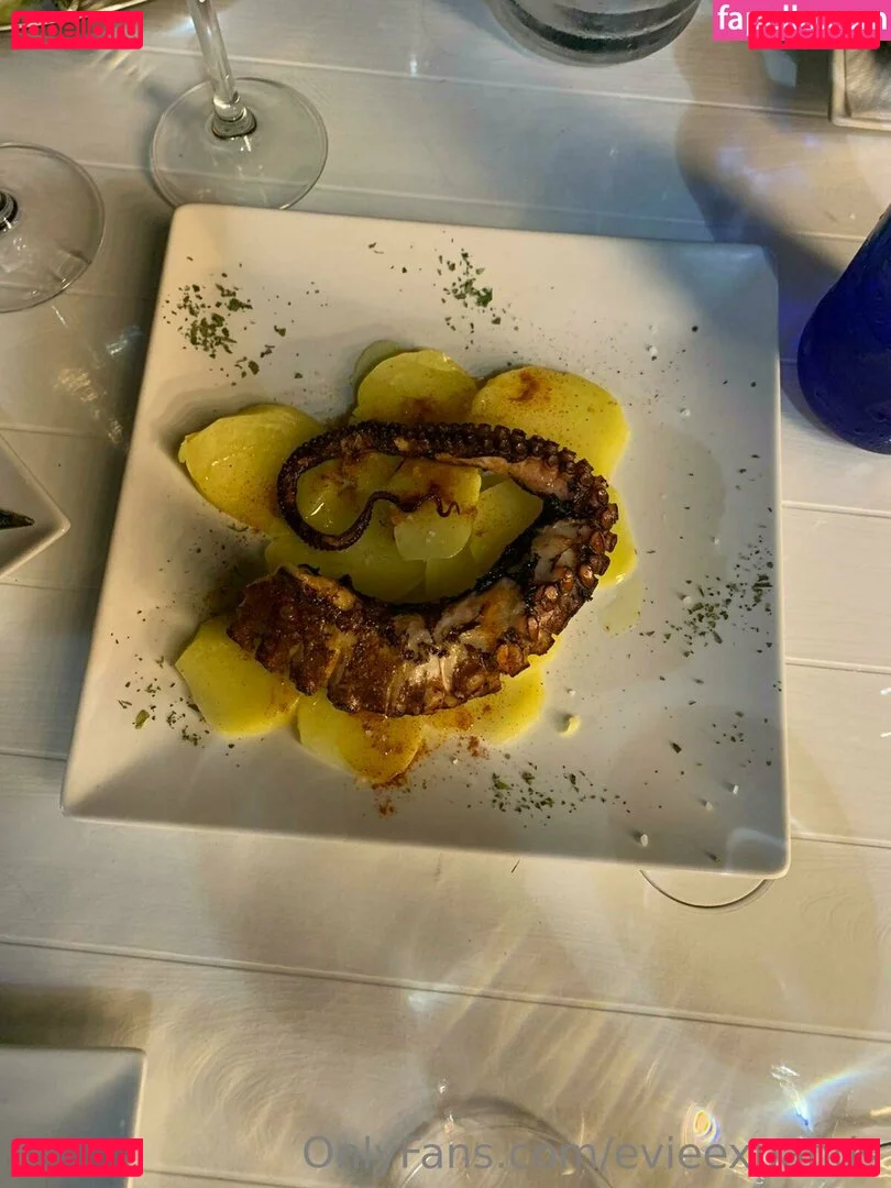 evieexpands Onlyfans Photo Gallery 