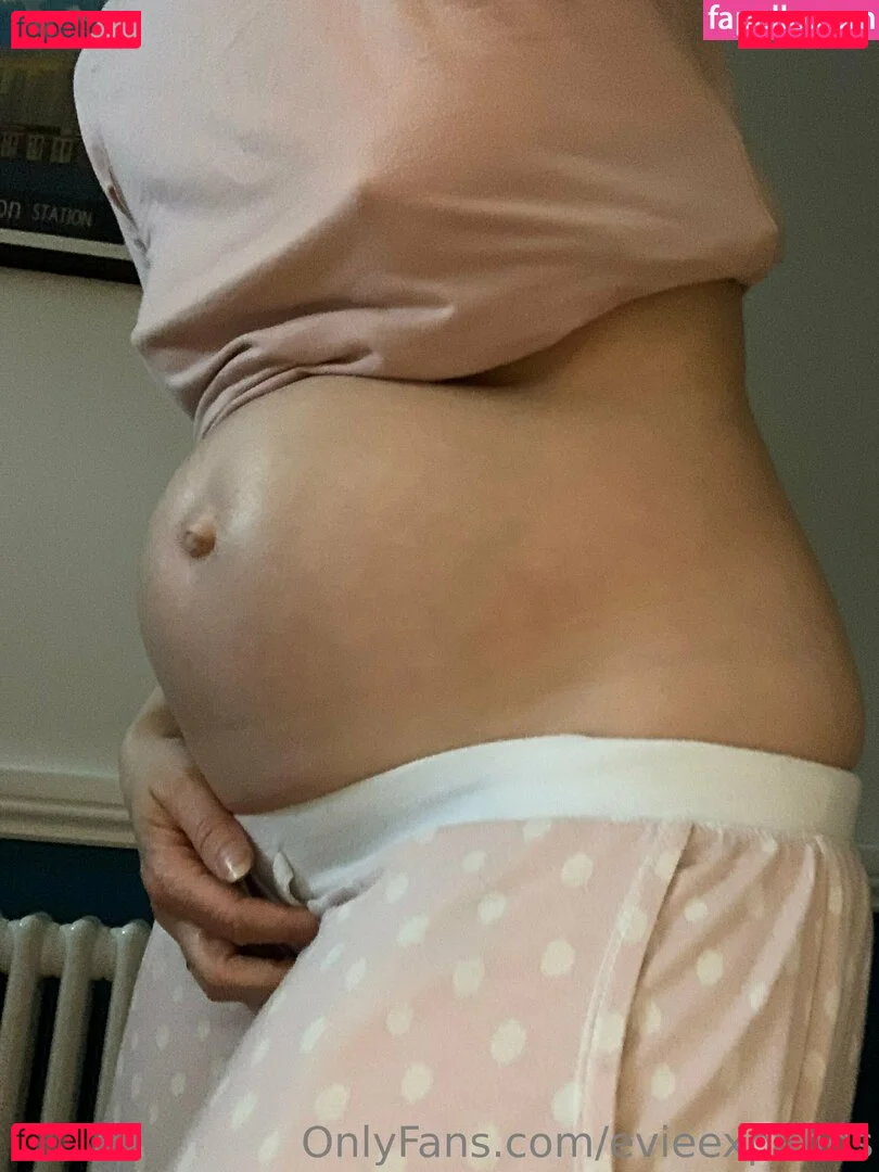 evieexpands Onlyfans Photo Gallery 