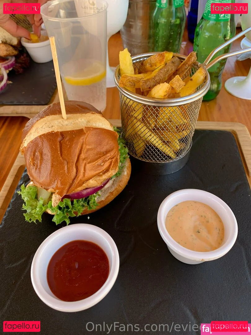 evieexpands Onlyfans Photo Gallery 