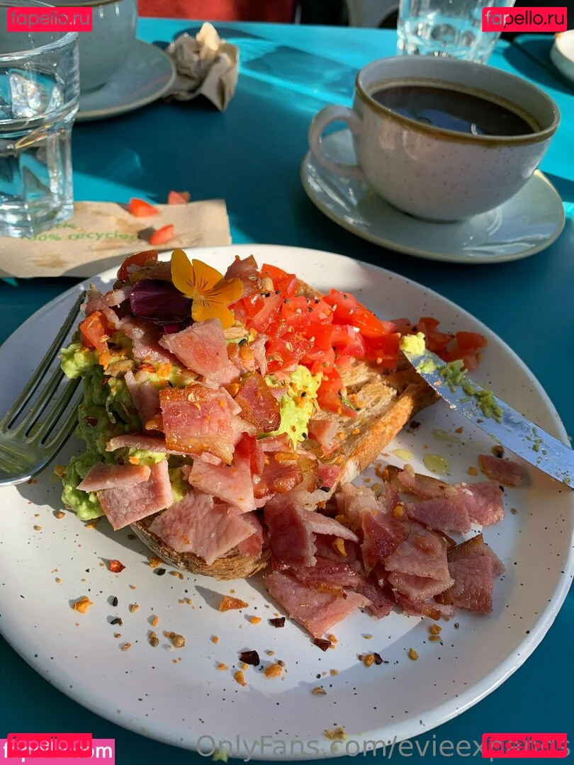 evieexpands Onlyfans Photo Gallery 