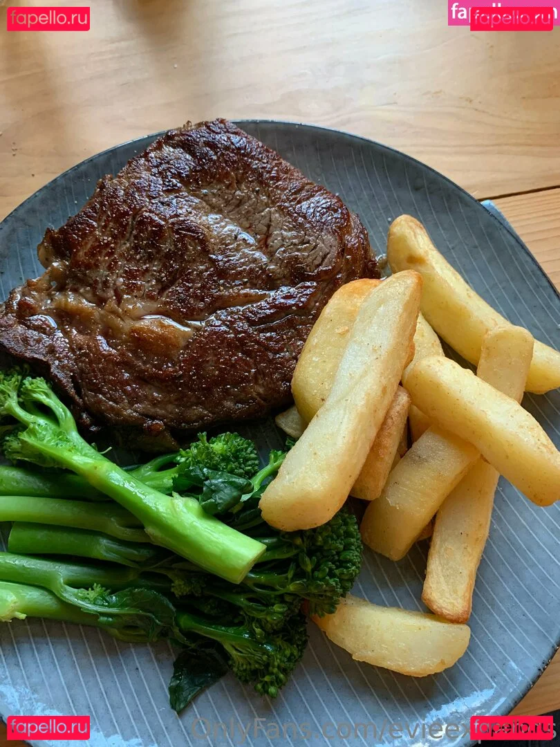 evieexpands Onlyfans Photo Gallery 