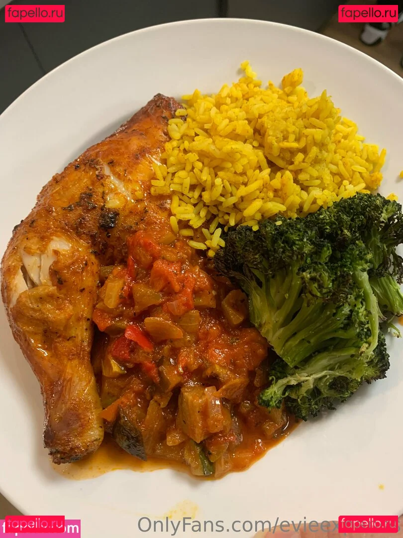 evieexpands Onlyfans Photo Gallery 