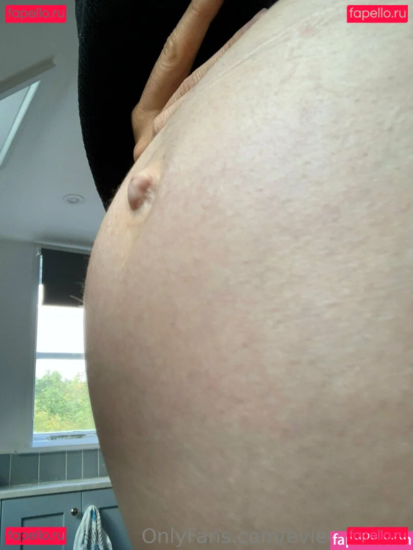 evieexpands Onlyfans Photo Gallery 