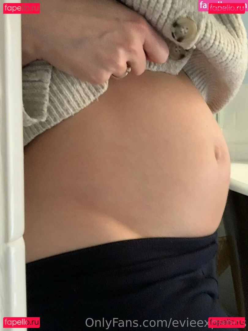 evieexpands Onlyfans Photo Gallery 