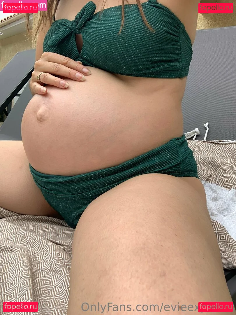 evieexpands Onlyfans Photo Gallery 