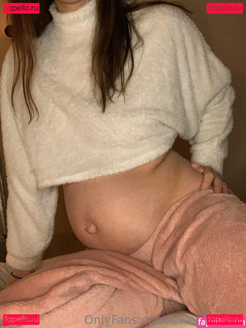 evieexpands Onlyfans Photo Gallery 