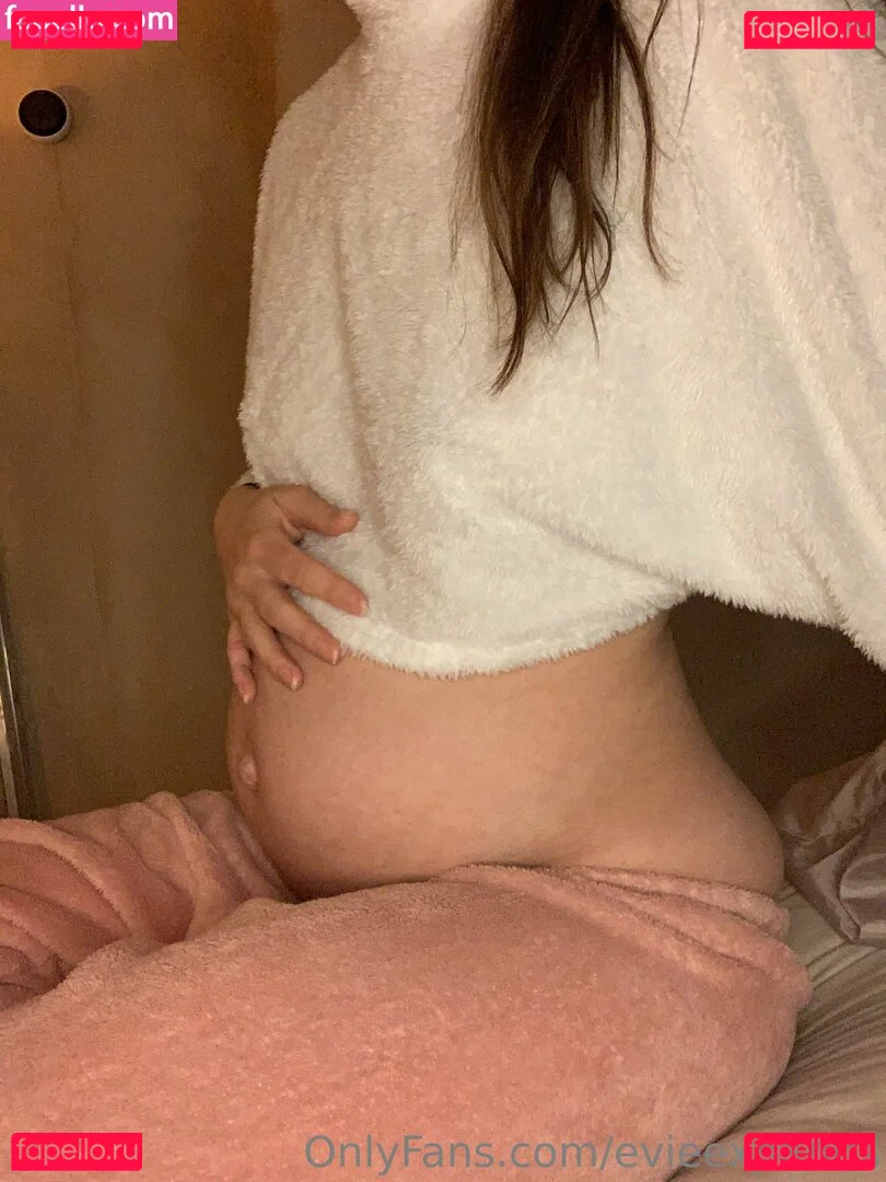 evieexpands Onlyfans Photo Gallery 