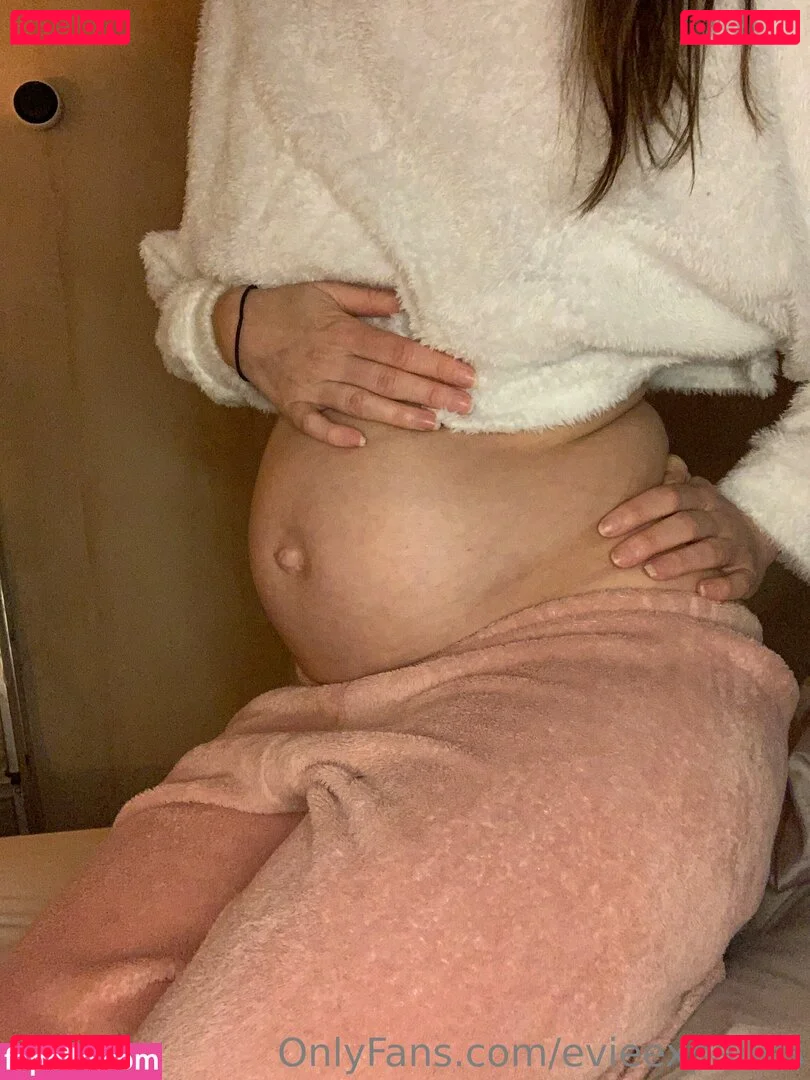 evieexpands Onlyfans Photo Gallery 