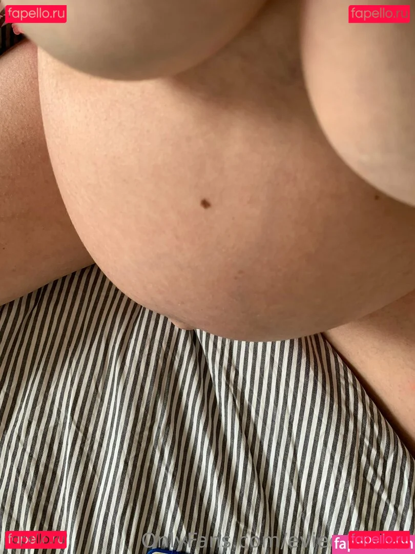 evieexpands Onlyfans Photo Gallery 